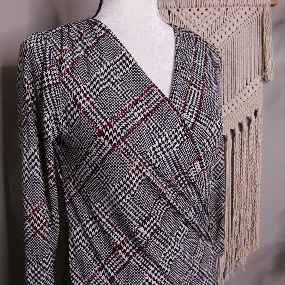 ‎Charter Club | Stretch Knit Printed Wrap Top Small - Picture 3 of 6